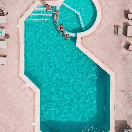 Peperosa And Events Bed & Breakfast Nettuno